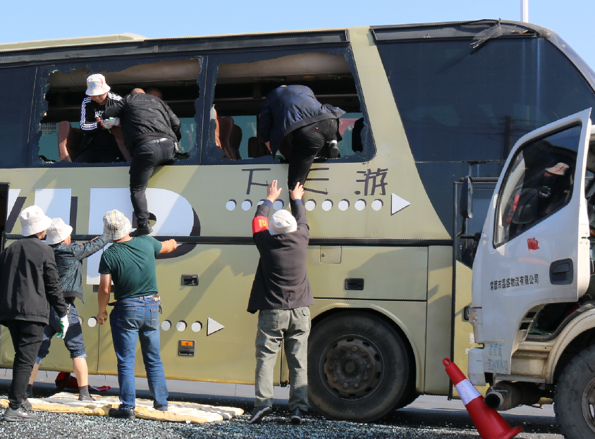 常德市湘北汽車運(yùn)輸有限公司,常德包車客運(yùn),常德旅游服務(wù),校車服務(wù)