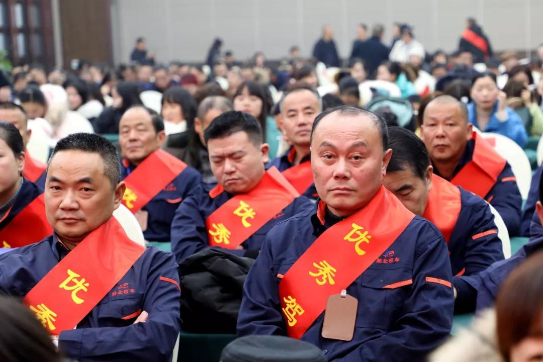 常德市湘北汽車運(yùn)輸有限公司,常德包車客運(yùn),常德旅游服務(wù),校車服務(wù)